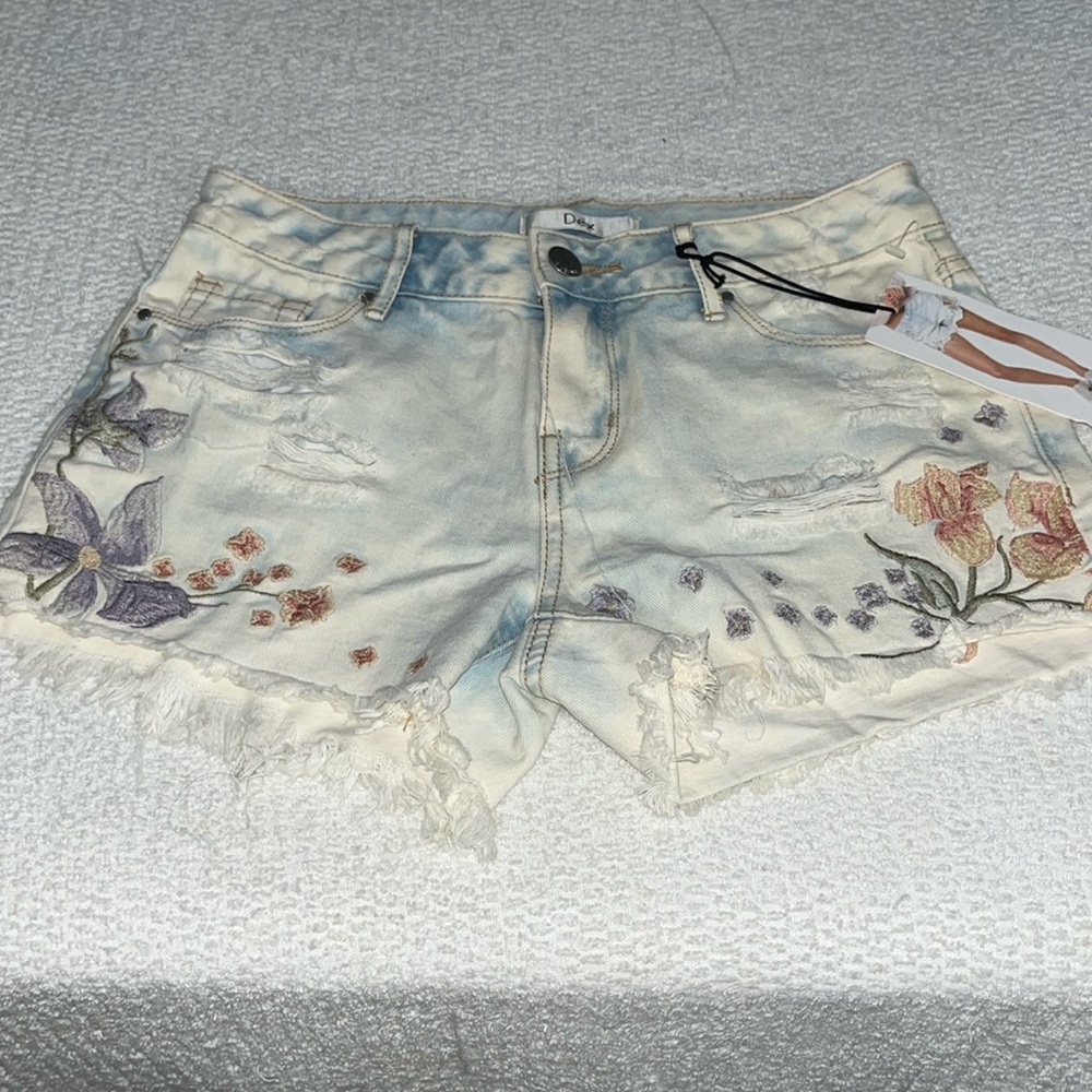 Dex embroidered floral shorts, NWT, size 25